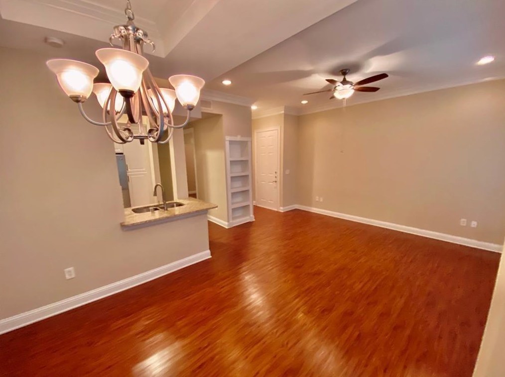 5353 Memorial Dr #3065, Houston, TX 77007