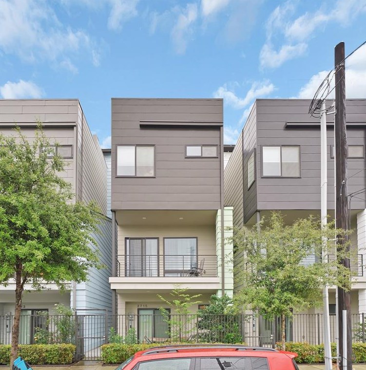 2715 St Emanuel St, Houston TX  77004-1338 exterior