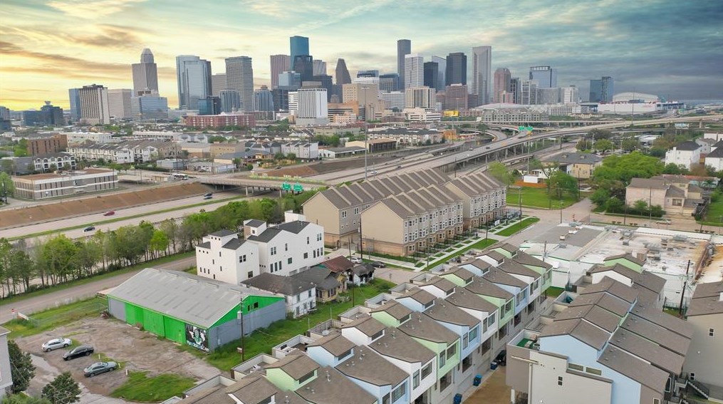 2715 St Emanuel St, Houston TX  77004-1338 exterior