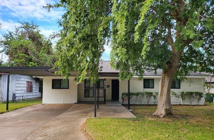 8622 Mcdade St, Houston TX  77080-4322 exterior