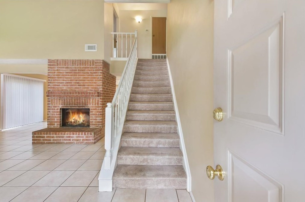 5 Yewleaf Rd, Spring TX  77381-3485 exterior