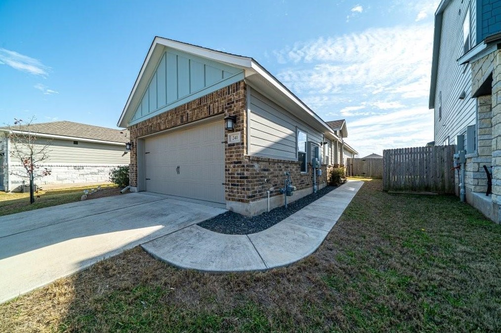 241 Split Rail Dr, San Marcos, TX 78666
