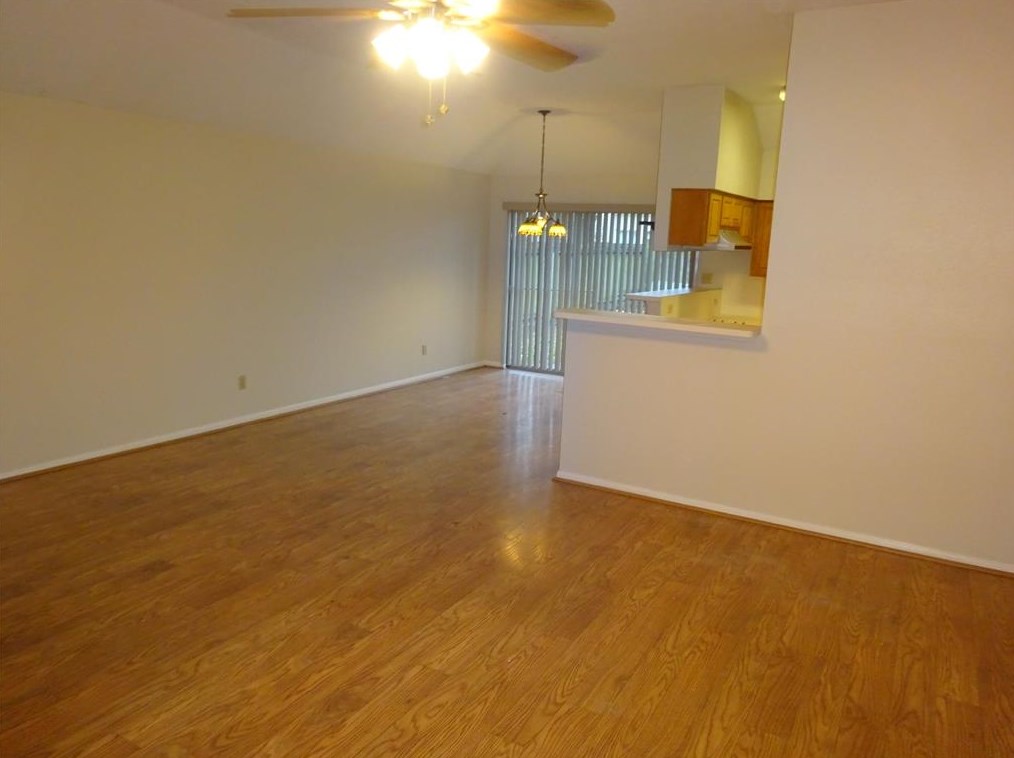 8635 Sunny Ridge Dr, Houston TX  77095-3710 exterior