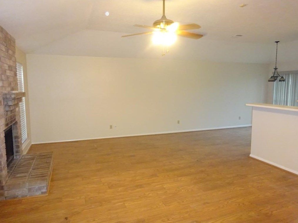 8635 Sunny Ridge Dr, Houston, TX 77095