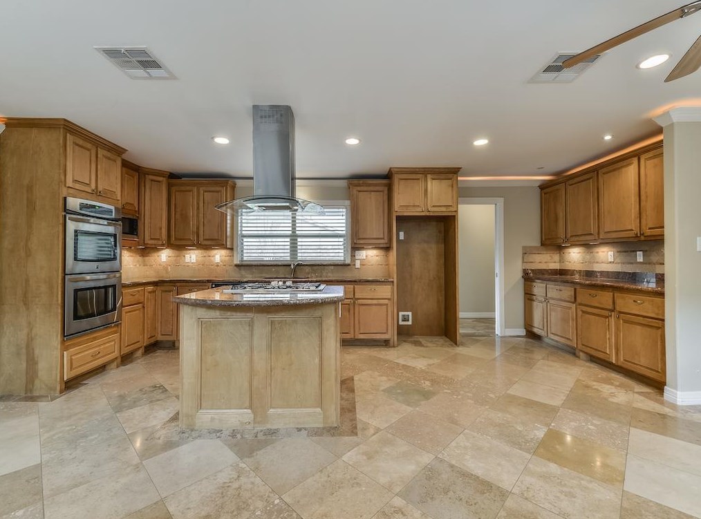 4401 Waycross Dr, Houston TX  77035-3823 exterior