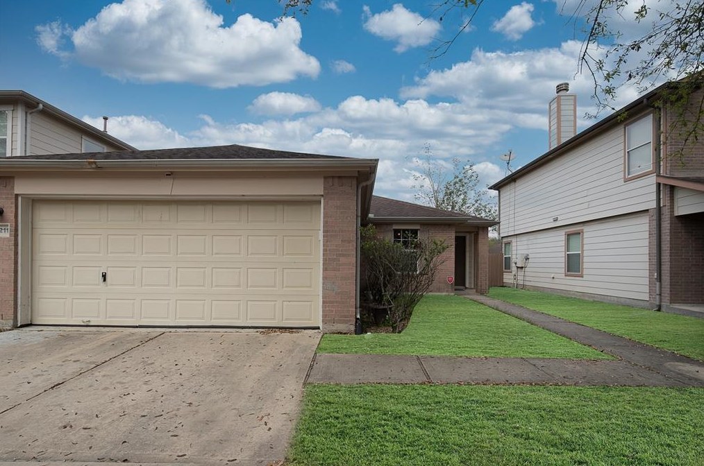 4211 Wayside Stream Ln, Houston, TX 77048