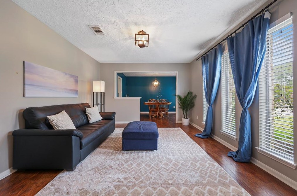 14902 Brookpoint Dr, Houston, TX 77062-2710