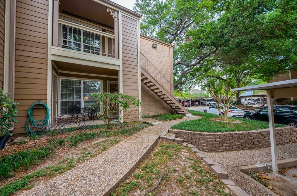 1880 White Oak Dr #118, Houston, TX 77009