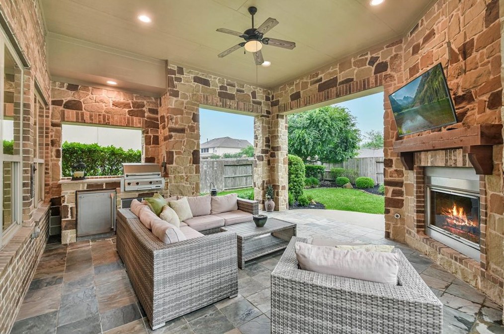 13902 Cole Pt Dr, Humble TX 77396-1108 exterior