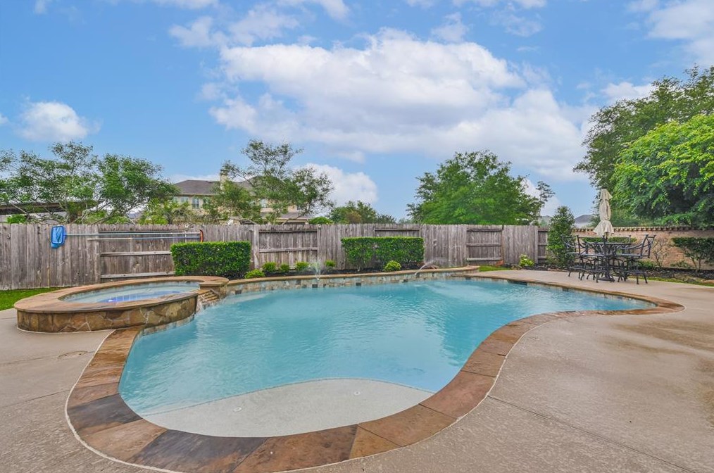 13902 Cole Pt Dr, Humble TX 77396-1108 exterior