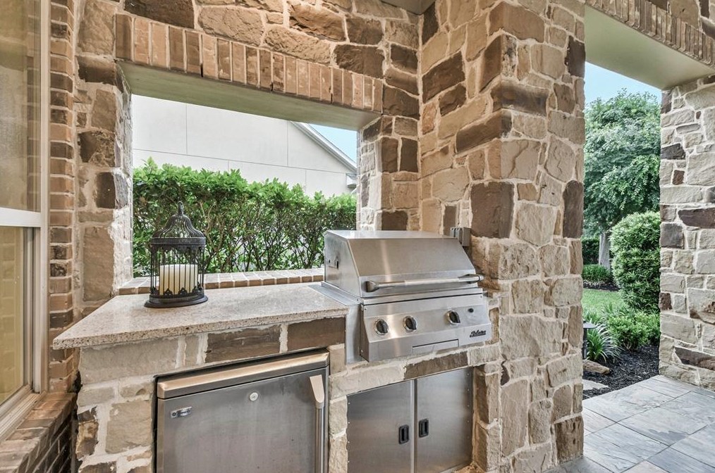 13902 Cole Pt Dr, Humble TX 77396-1108 exterior