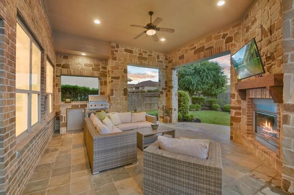 13902 Cole Pt Dr, Humble TX 77396-1108 exterior