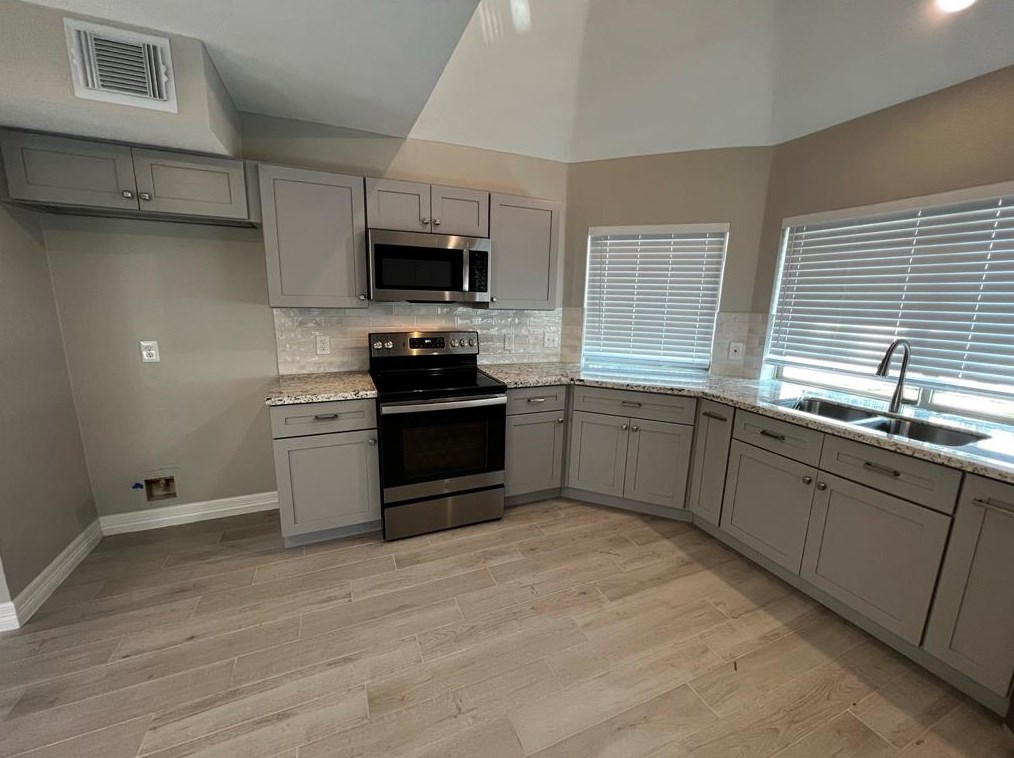 4623 Sunshine Dr, Sugar Land TX 77479-2059 exterior