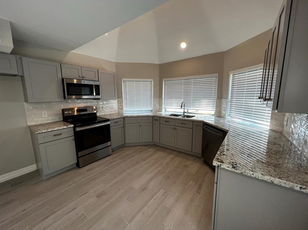 4623 Sunshine Dr, Sugar Land TX 77479-2059 exterior