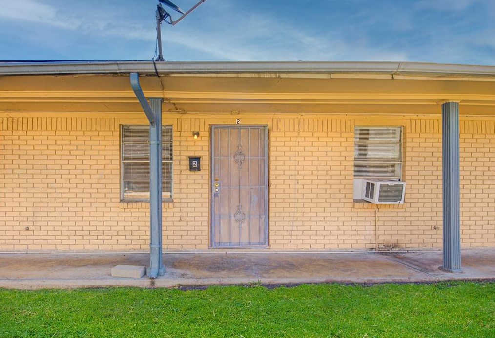 3703 Seabrook St, Houston, TX 77021-5618