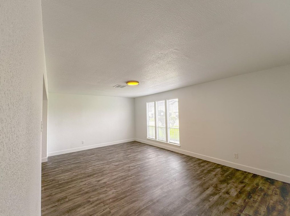 6344 Creekbend Dr #11/113, Houston, TX 77096