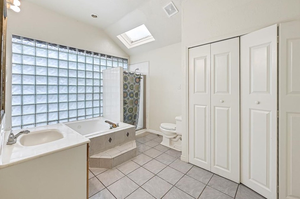 9302 Stonecreek Ln, Houston TX  77036-8613 exterior