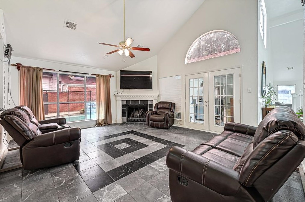 9302 Stonecreek Ln, Houston TX  77036-8613 exterior