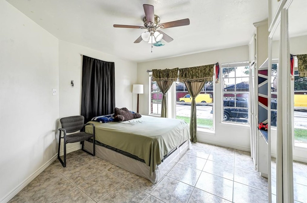 9302 Stonecreek Ln, Houston TX  77036-8613 exterior