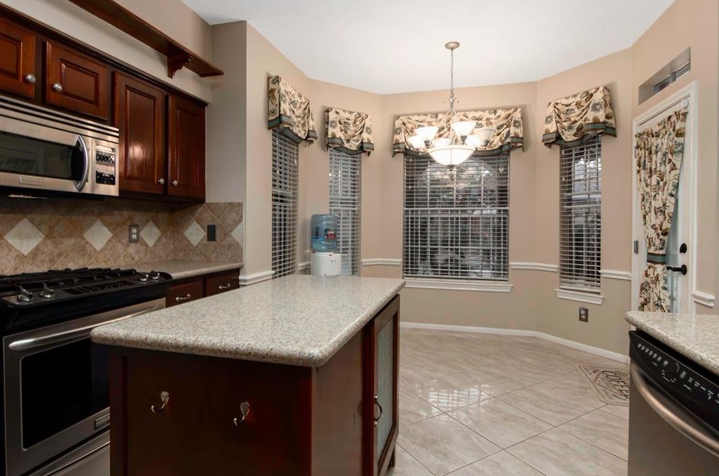 1603 Almond Brk Ln, Houston TX  77062-8015 exterior