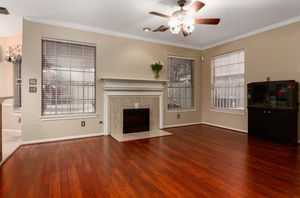 1603 Almond Brk Ln, Houston TX  77062-8015 exterior