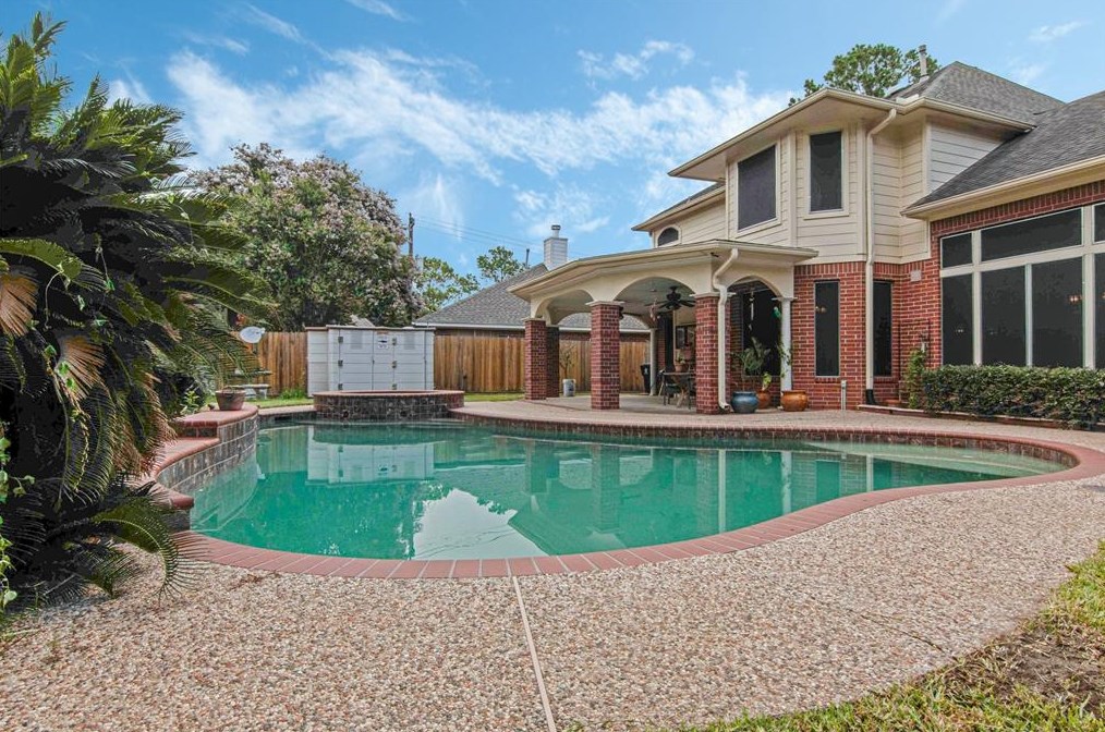 1603 Almond Brk Ln, Houston TX  77062-8015 exterior