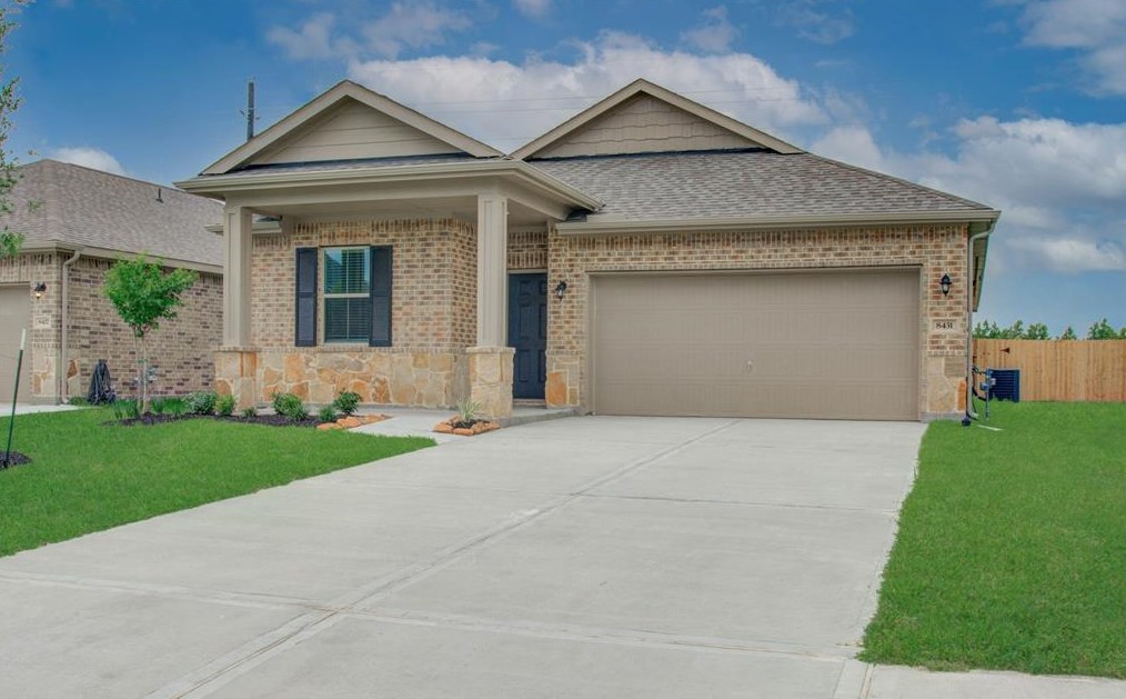 8431 Quiet Bay Dr, Baytown, TX 77523