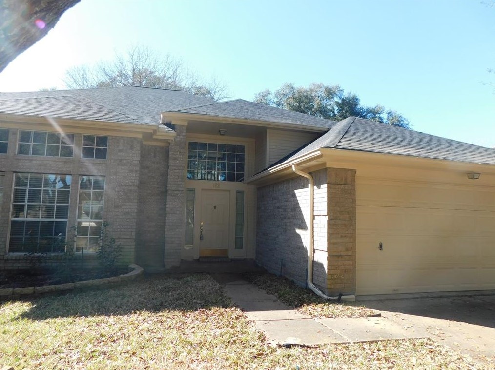 122 High Meadows Dr, Sugar Land, TX 77479