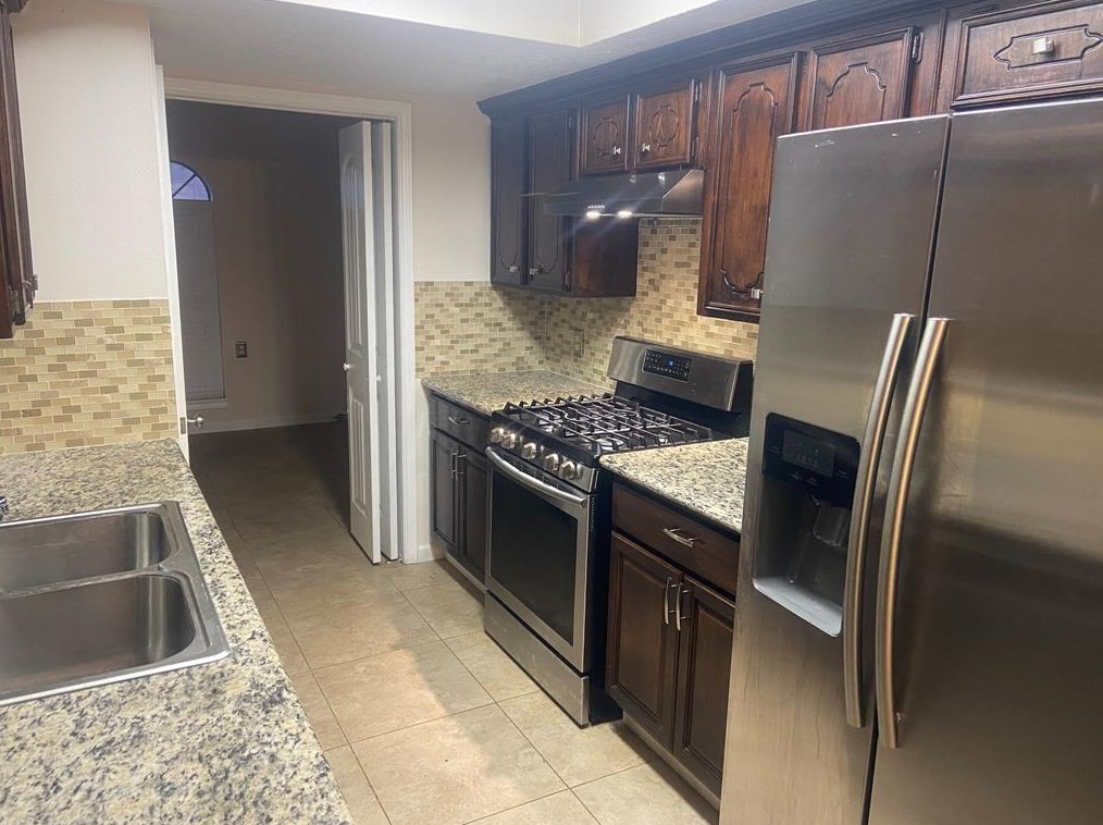 10919 Gulfdale Dr, Houston TX  77075-4607 exterior