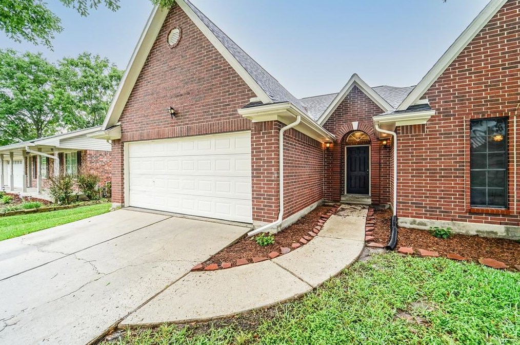 6007 Ollia Cir, Pasadena, TX 77505-2409