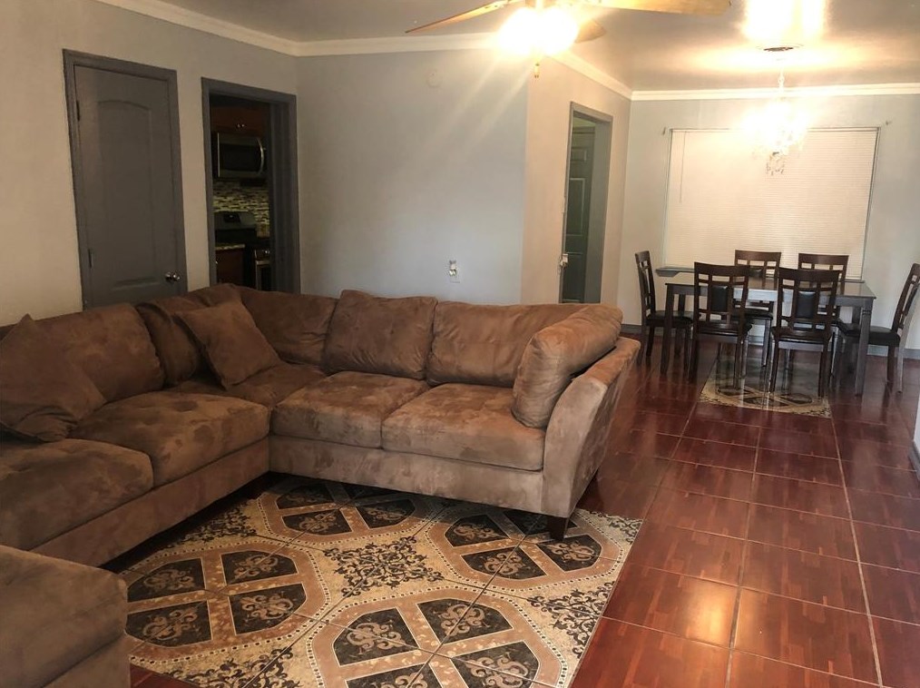 1450 Maryknoll Dr, Houston, TX 77015