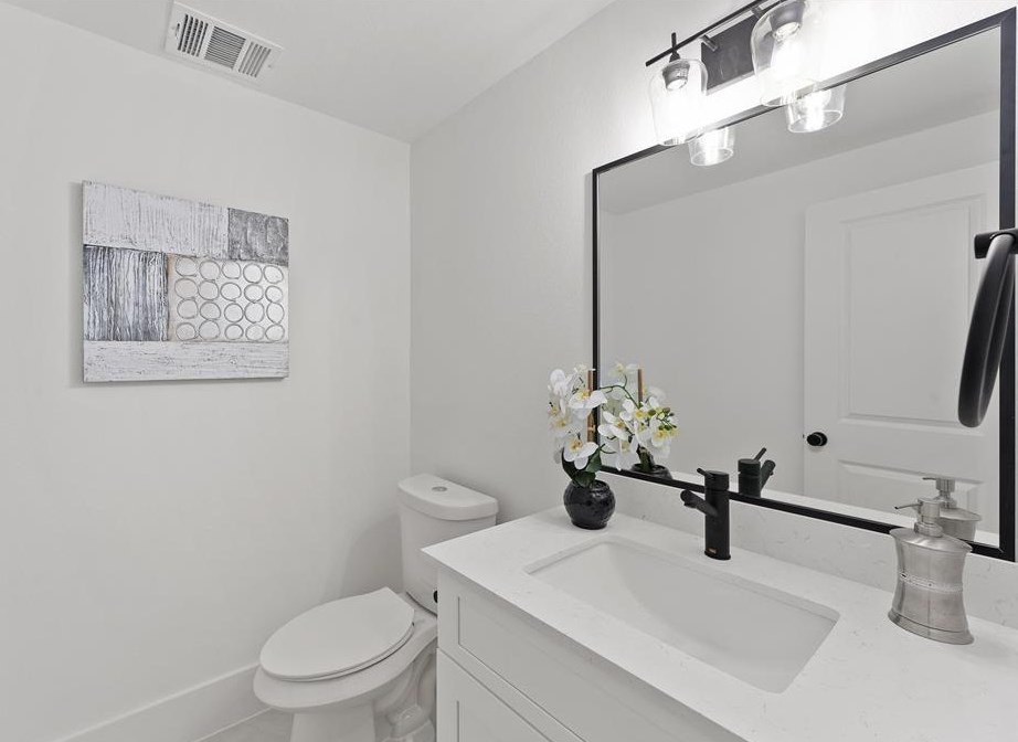 4810 Cochran, Houston TX  77009-2115 exterior