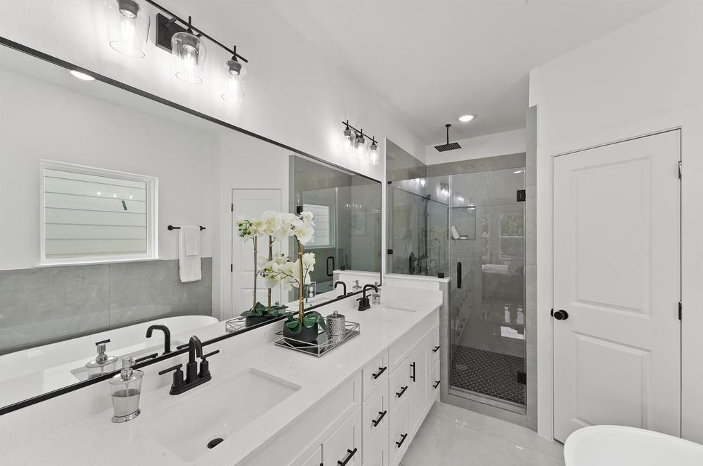 4810 Cochran, Houston TX  77009-2115 exterior