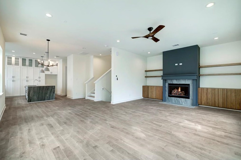 1253 Peden St, Houston, TX 77006-1283