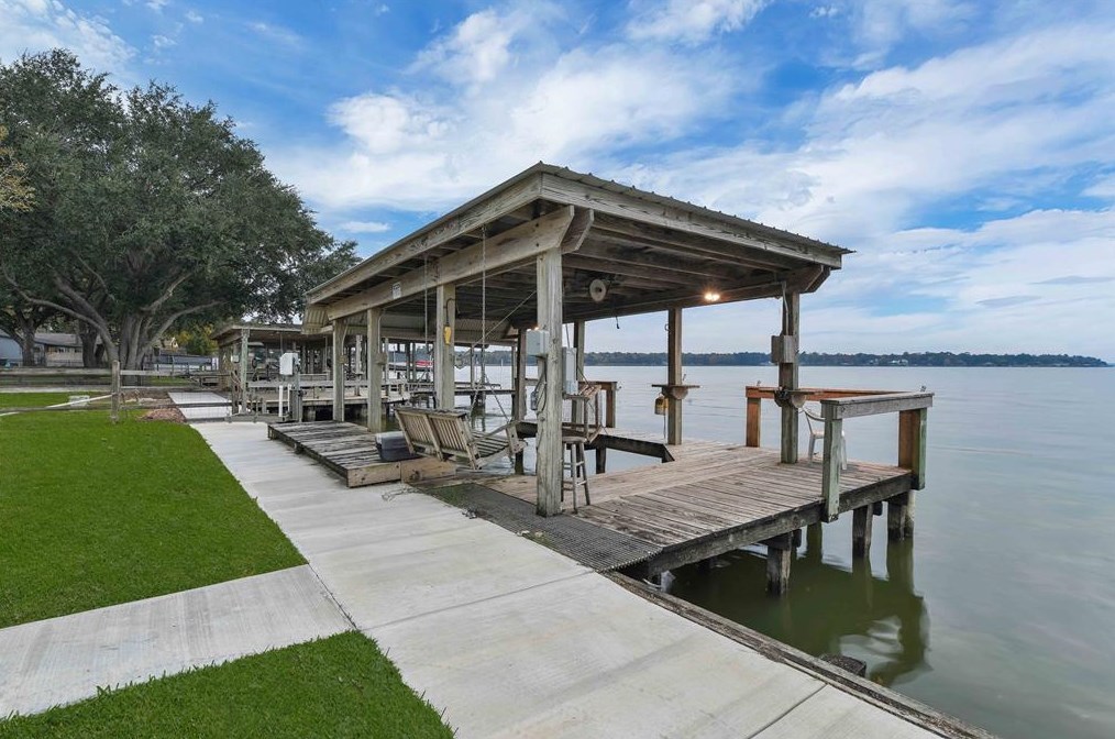 299 Harbor Addition Dr, Livingston, TX 77351-1180