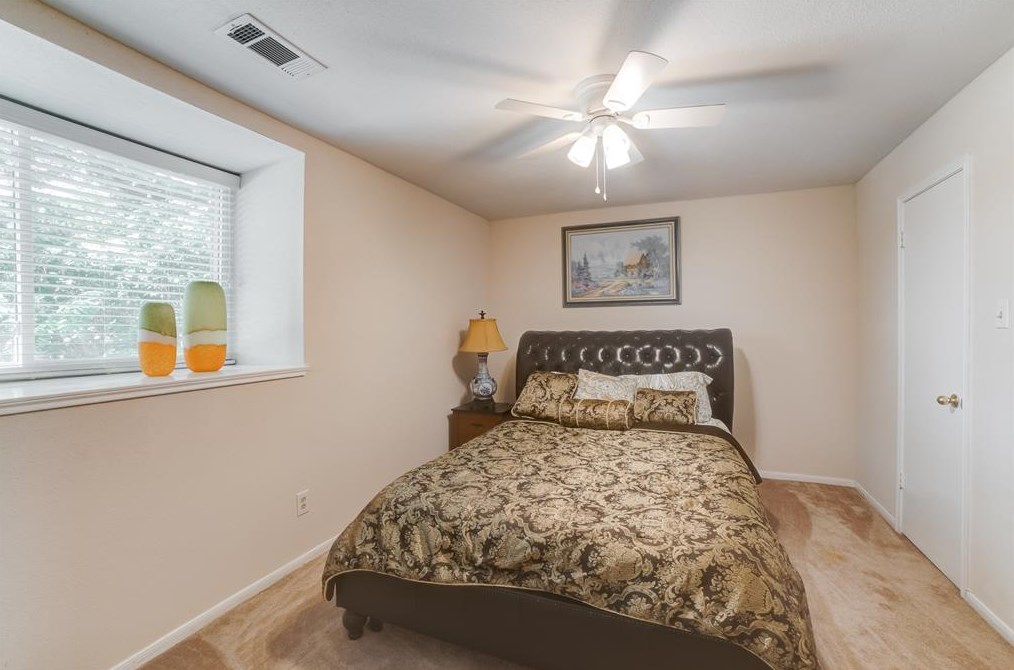 13518 Lynnville Dr, Houston TX  77065-3158 exterior