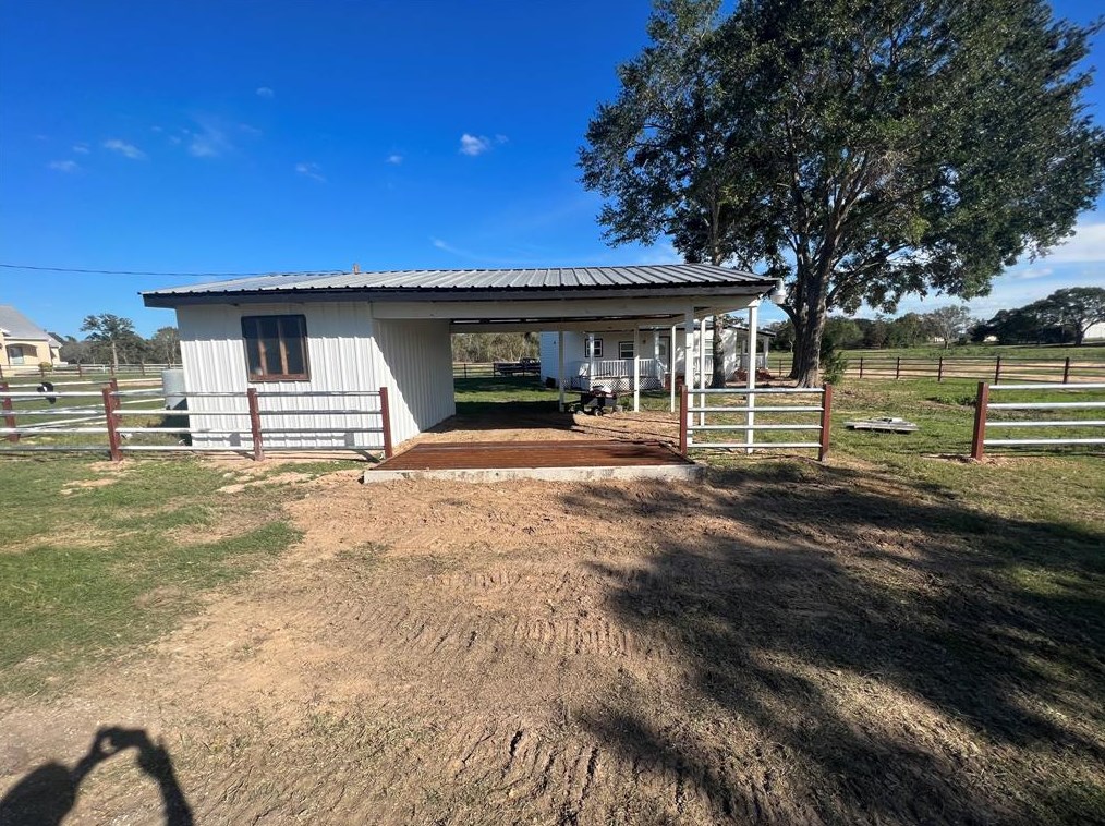 42808 Henson Rd, Hempstead, TX 77445