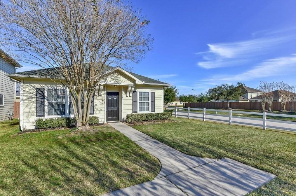 19302 Stars Hollow Dr, Houston, TX 77073
