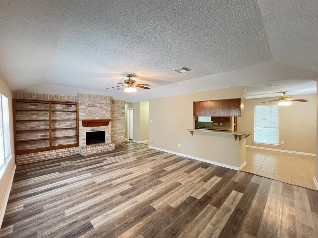 6902 Feather Creek Dr, Houston TX  77086-2010 exterior