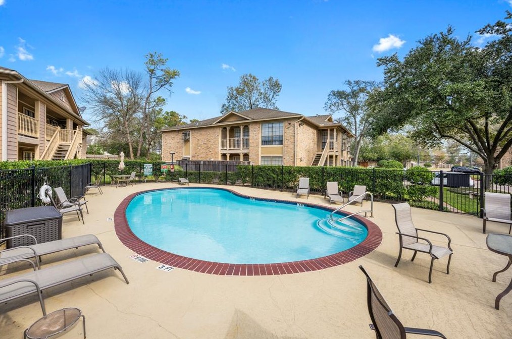 1311 Antoine Dr #238, Houston, TX 77055