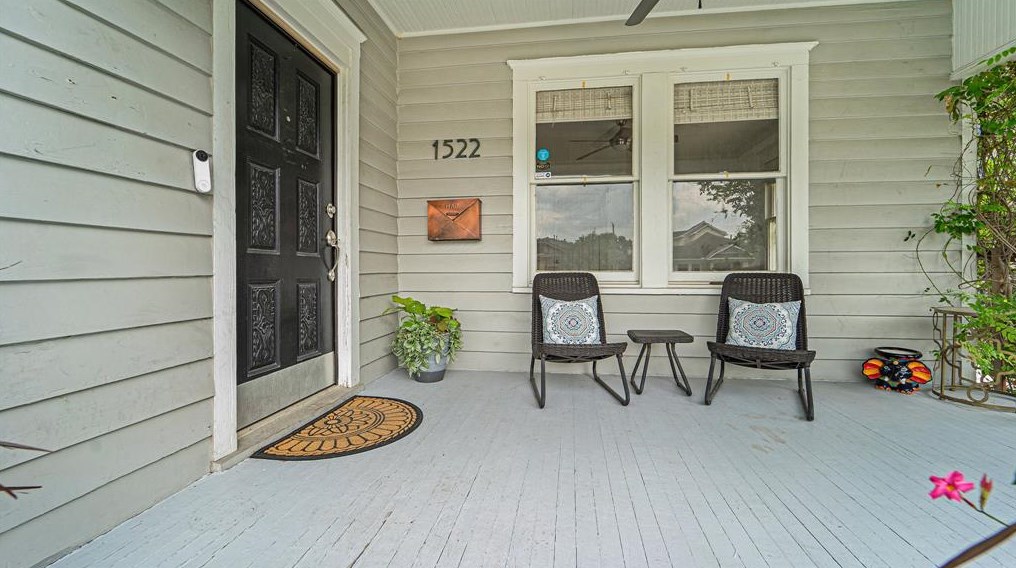 1522 Kipling St, Houston TX  77006-4112 exterior