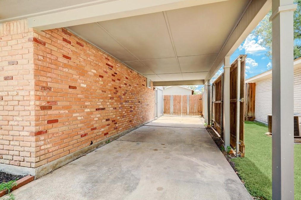 6007 Beaudry Dr, Houston TX  77035-2307 exterior