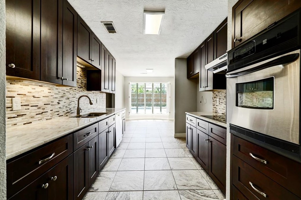 6007 Beaudry Dr, Houston TX  77035-2307 exterior