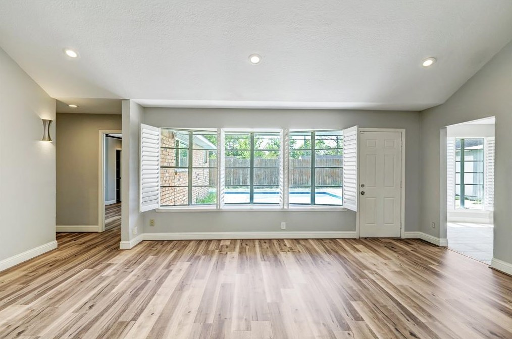 6007 Beaudry Dr, Houston TX  77035-2307 exterior