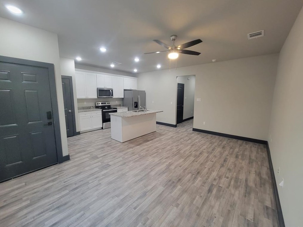 8221 Charlesmont St, Houston, TX 77078