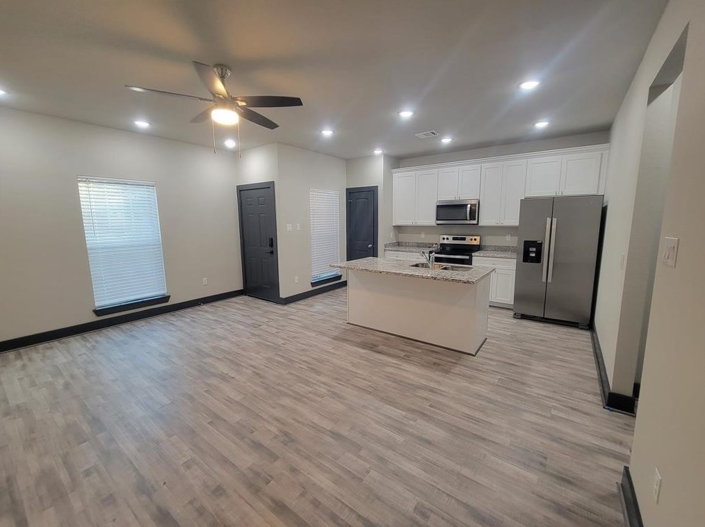 8221 Charlesmont St, Houston TX  77078-1737 exterior