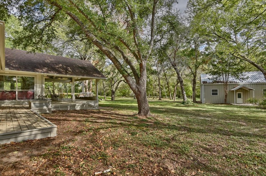 5405 Hillside Ln, Brenham, TX 77833