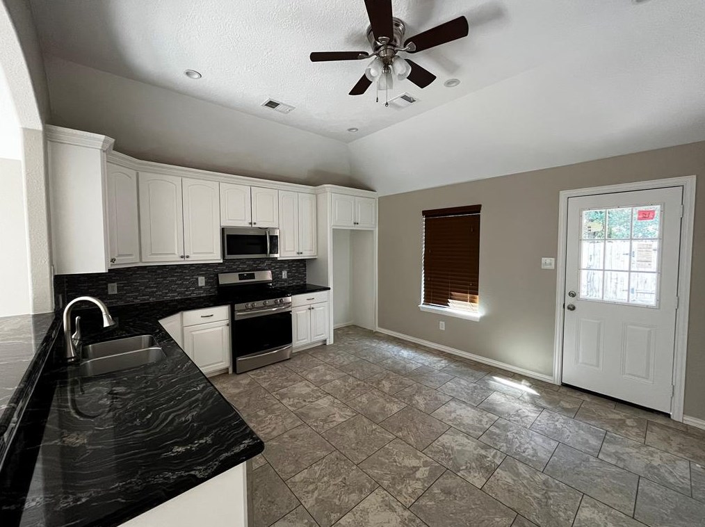 1438 Meadowhigh Ln, Spring TX 77373-7866 exterior