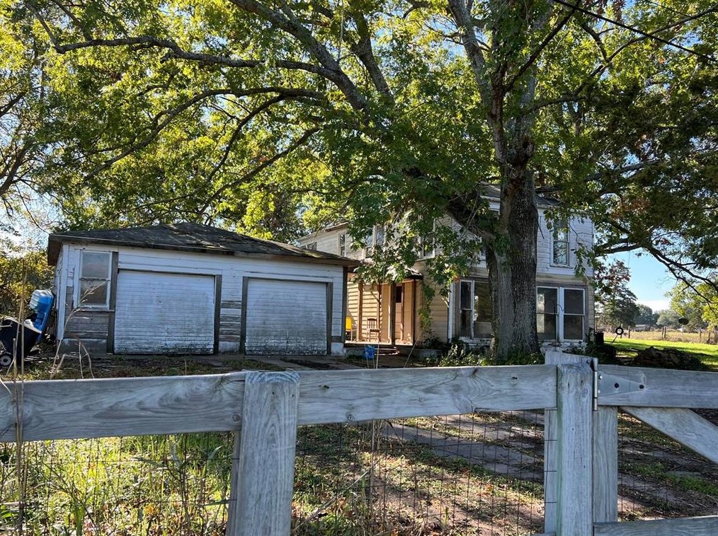 6300 Highway 105, Brenham, TX 77833-8716
