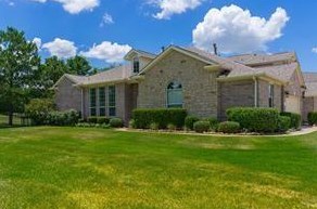 8530 Willow Loch Dr, Spring, TX 77379-7552